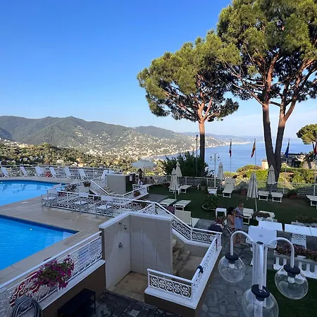 Portofino Est Apartment